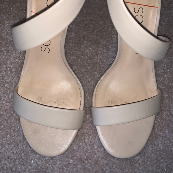 Nude straps heels - Picture 2 of 5